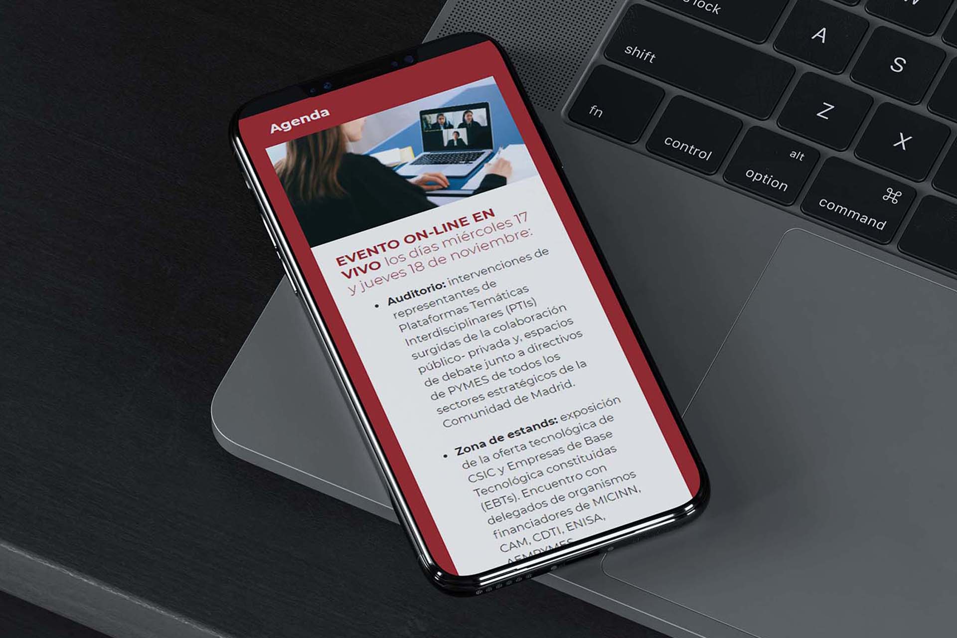 dispositivo movil con la agenda de un congreso online